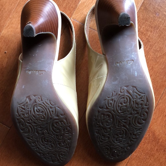 Clarks Sling Back Shoes - Picture 4 of 7